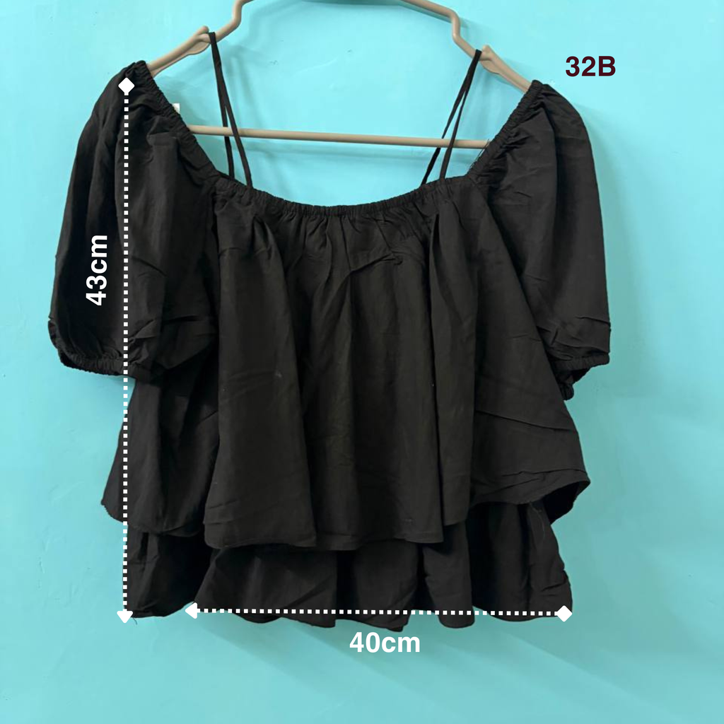 Black Off-Shoulder Tiered Crop Top (M)