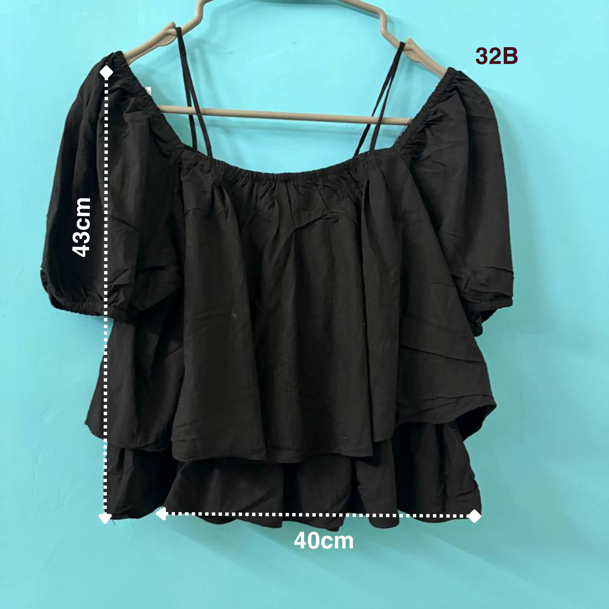 Black Off-Shoulder Tiered Crop Top (M)