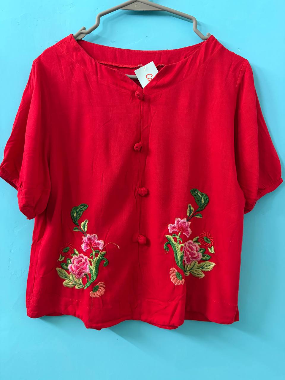Red Floral Embroidered Short-Sleeve Top (M)
